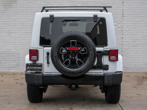 Used 2017 Jeep Wrangler Unlimited Sahara image 6