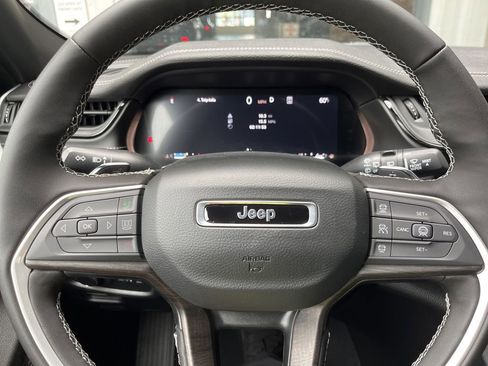 New 2026 Jeep Grand Cherokee Altitude AWD/4WD image 27