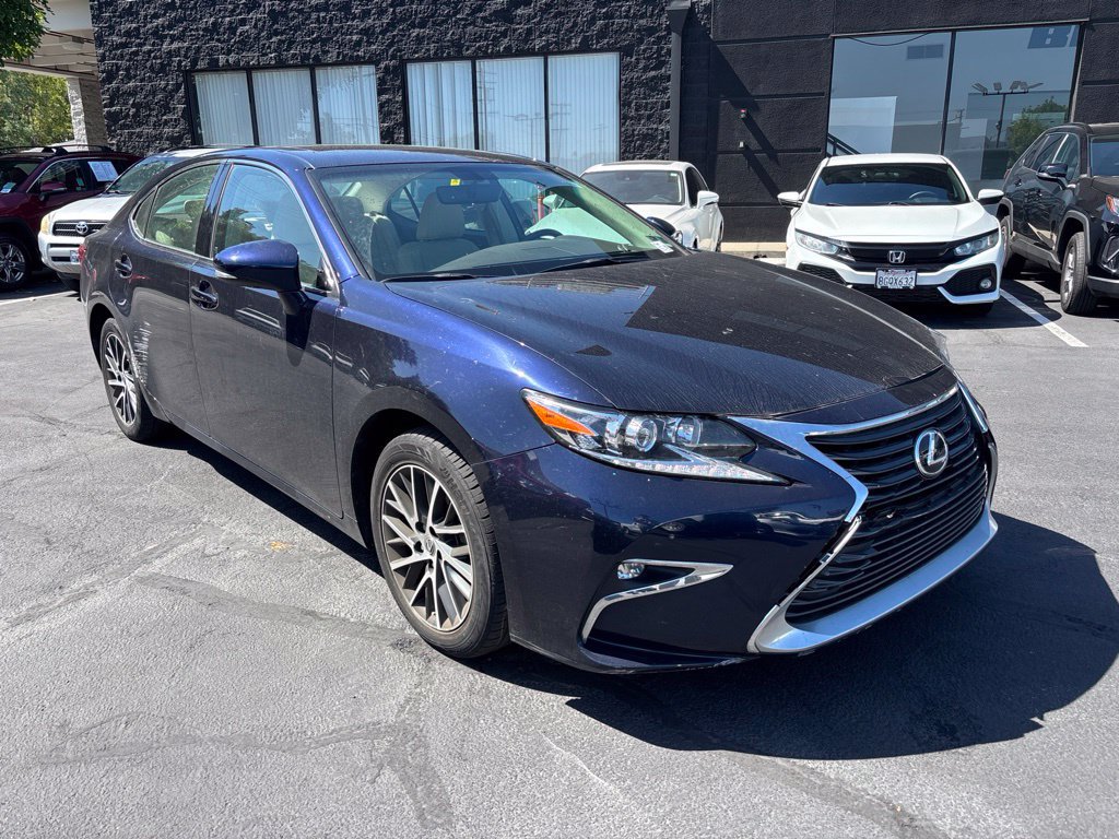 Used 2016 Lexus ES 350 w/ Premium Package w/Wood Trim FWD image 2