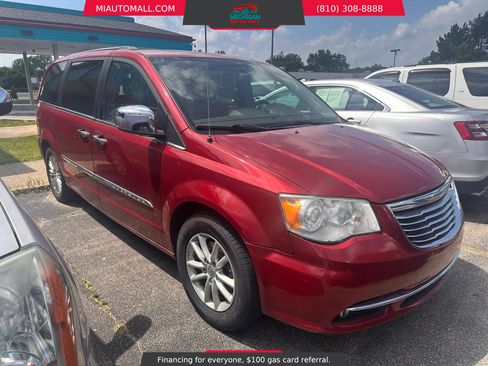 Used 2012 Chrysler Town & Country Limited w/ Luxury Group FWD image 1