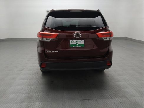 Used 2018 Toyota Highlander LE FWD image 6