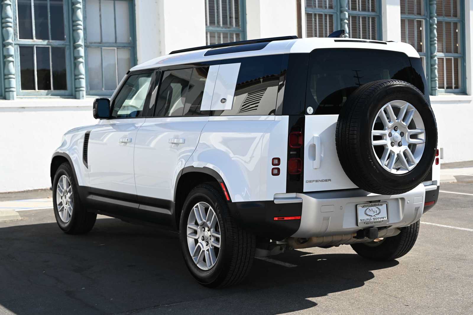 Used 2022 Land Rover Defender 110 S AWD/4WD image 6
