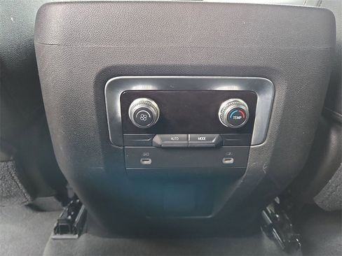 Used 2021 GMC Yukon XL SLT image 20