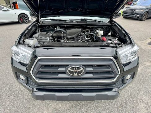 Used 2023 Toyota Tacoma SR5 w/ SR5 Appearance Package RWD image 9