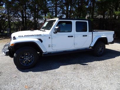 New 2026 Jeep Gladiator Sport