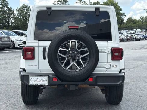 Used 2024 Jeep Wrangler Unlimited Sahara AWD/4WD image 4