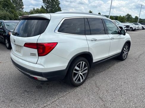 Used 2018 Honda Pilot Touring image 3