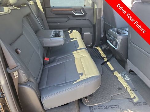 Used 2025 GMC Sierra 2500 Denali w/ Technology Package AWD/4WD image 22