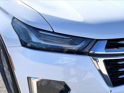 Used 2023 Chevrolet Traverse LT image 33