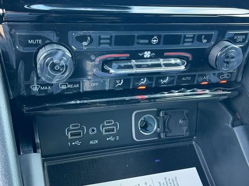 New 2024 Jeep Grand Cherokee L Laredo w/ Luxury Tech Group I image 21