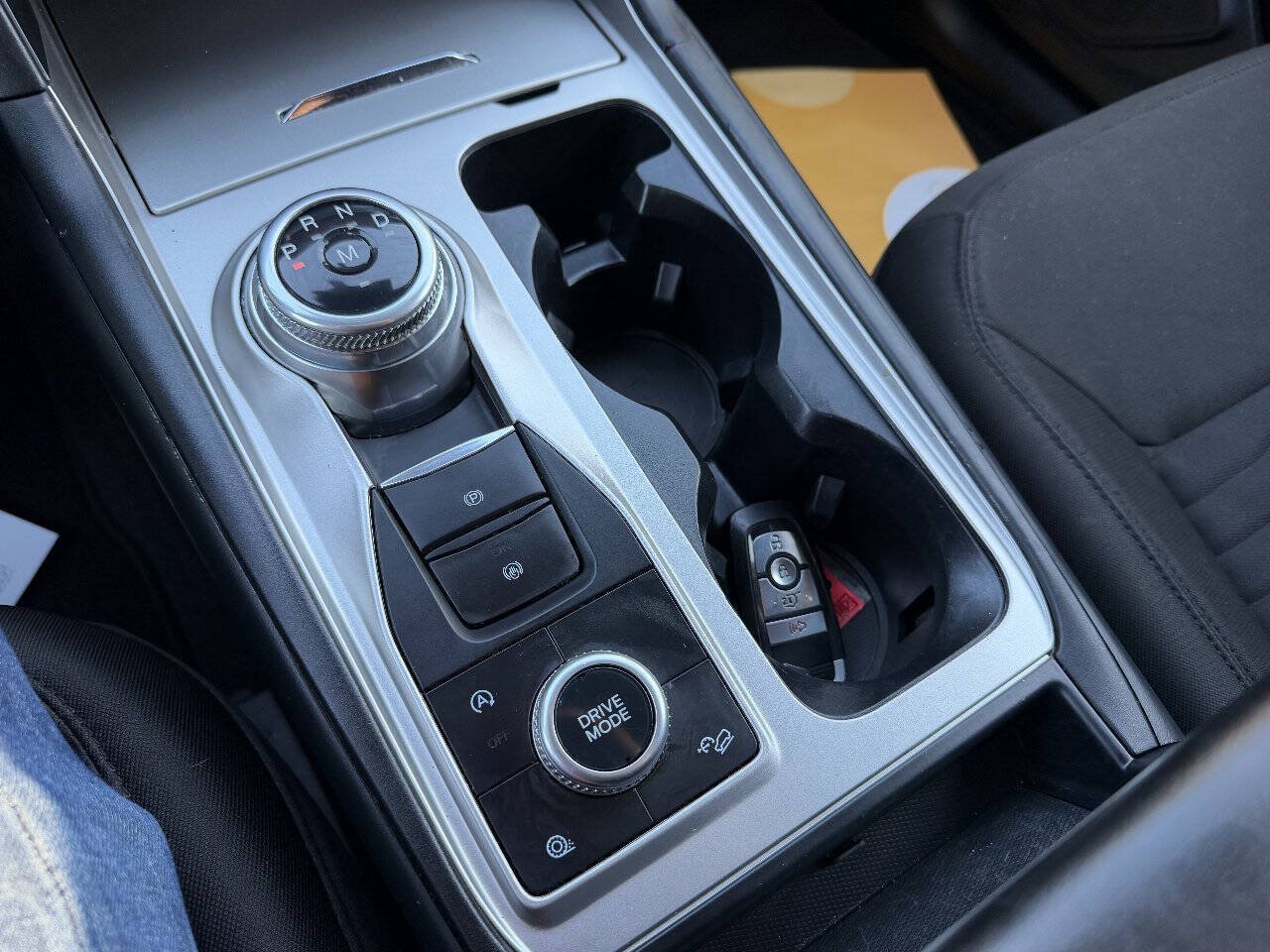 Used 2020 Ford Explorer XLT AWD/4WD image 16