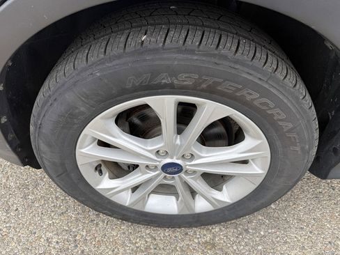 Used 2019 Ford Escape SE image 10