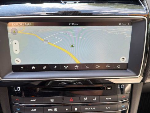 Used 2018 Jaguar F-PACE Prestige AWD/4WD image 15