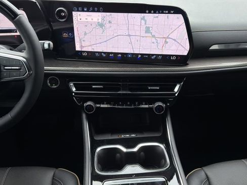 New 2026 Chevrolet Traverse High Country w/ LPO, Floor Liner Package image 13