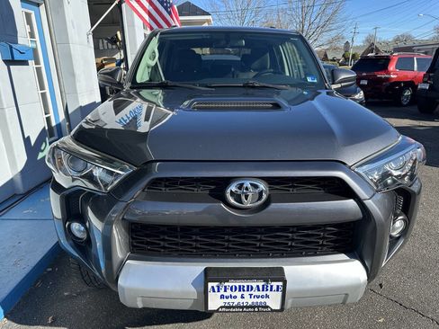 Used 2018 Toyota 4Runner 4WD image 9