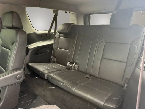 Used 2017 GMC Yukon XL SLT w/ Premium Edition AWD/4WD image 39