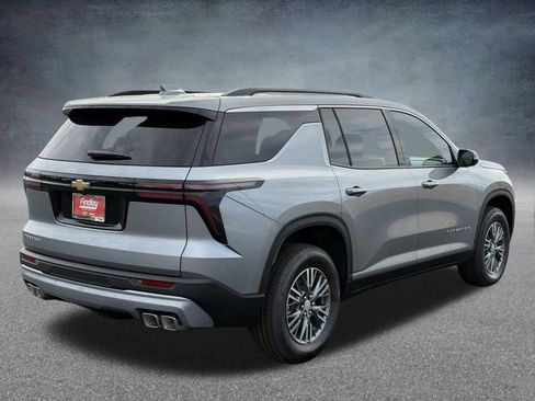 New 2026 Chevrolet Traverse LT FWD image 3