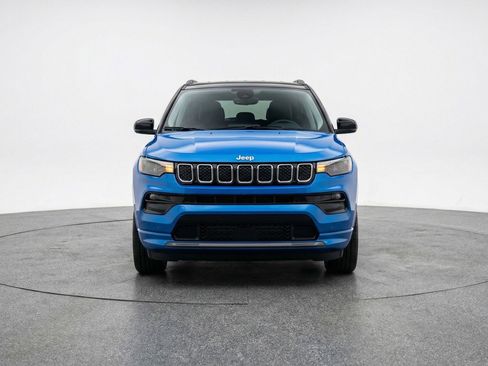 Used 2025 Jeep Compass Limited AWD/4WD image 2
