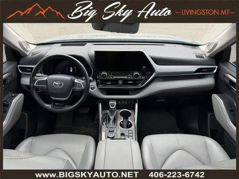 Used 2024 Toyota Highlander Platinum AWD/4WD image 14