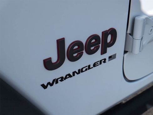Used 2026 Jeep Wrangler Unlimited Rubicon AWD/4WD image 10