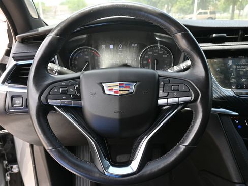 Used 2024 Cadillac XT6 Premium Luxury w/ Technology Package AWD/4WD image 11