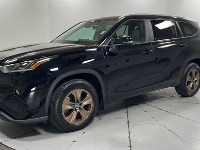 Used 2023 Toyota Highlander Bronze Edition