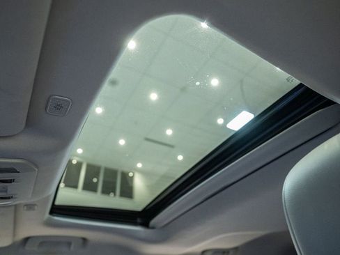 Certified 2024 Toyota Highlander XLE image 18