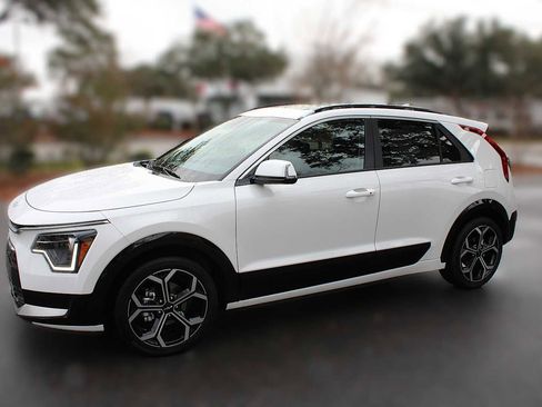 New 2025 Kia Niro EX image 13