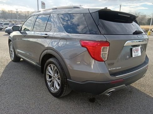 Used 2022 Ford Explorer Limited w/ Equipment Group 301A image 5