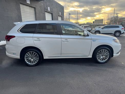 Used 2019 Mitsubishi Outlander SEL image 7