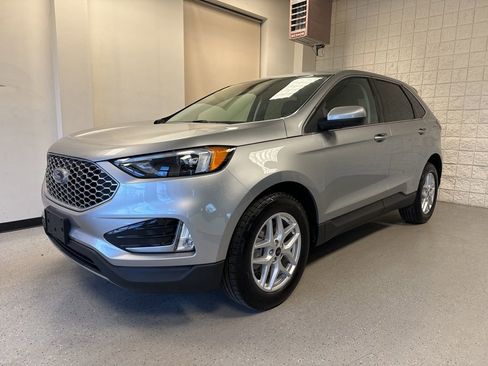 Used 2024 Ford Edge SEL w/ Convenience Package AWD/4WD image 2