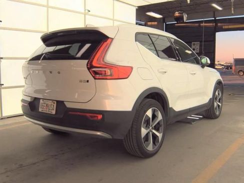 Used 2025 Volvo XC40 B5 Plus AWD/4WD image 4