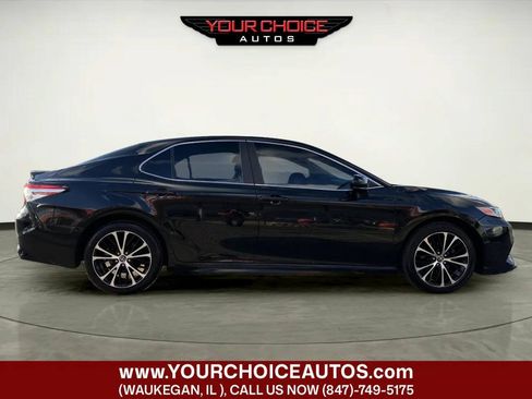 Used 2020 Toyota Camry SE FWD image 5
