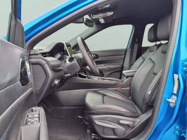New 2026 Jeep Compass Latitude AWD/4WD image 18