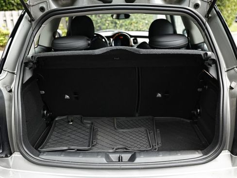 Used 2024 MINI Cooper 2-Door Hardtop FWD image 25
