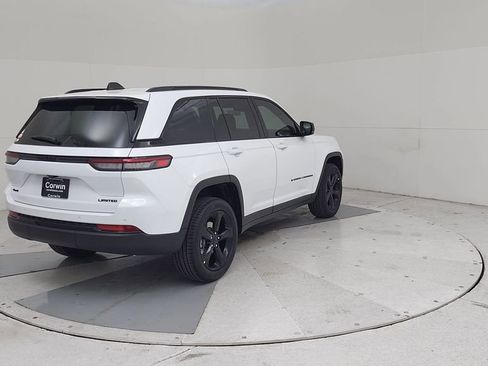 New 2025 Jeep Grand Cherokee Limited w/ Black Appearance Package image 14