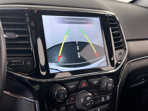 Used 2022 Jeep Grand Cherokee Limited image 14