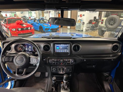 Used 2022 Jeep Wrangler Sport AWD/4WD image 15