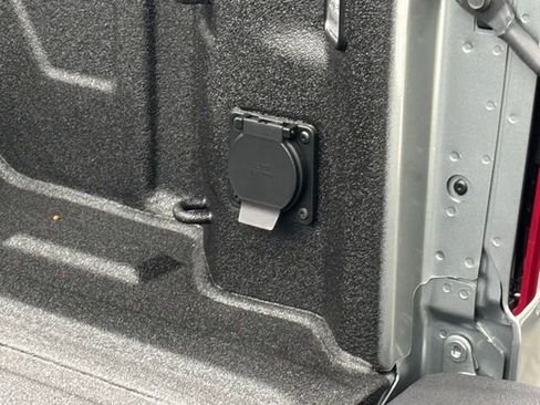 New 2026 Chevrolet Silverado 1500 LT w/ Z71 Off-Road Package image 9