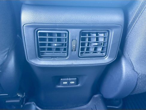Used 2025 Toyota RAV4 XLE FWD image 25
