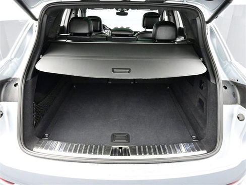Used 2020 Porsche Cayenne Turbo image 11