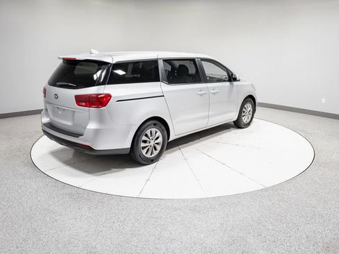 Used 2020 Kia Sedona LX FWD image 29