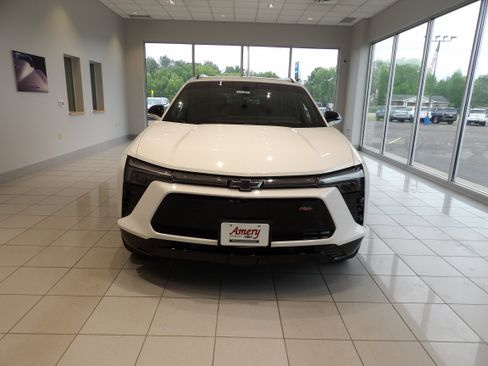 Used 2024 Chevrolet Blazer EV RS AWD/4WD image 2