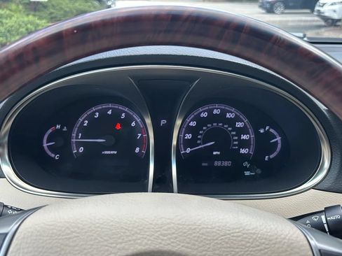 Used 2011 Toyota Avalon Limited FWD image 9