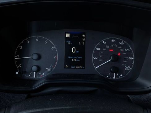 Used 2025 Toyota Corolla Cross LE FWD image 39