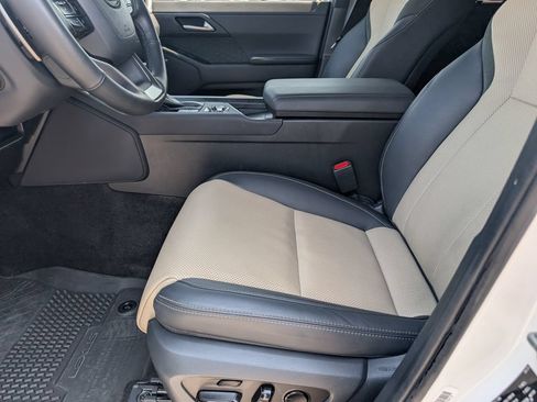 Used 2024 Lexus GX 550 AWD/4WD image 12