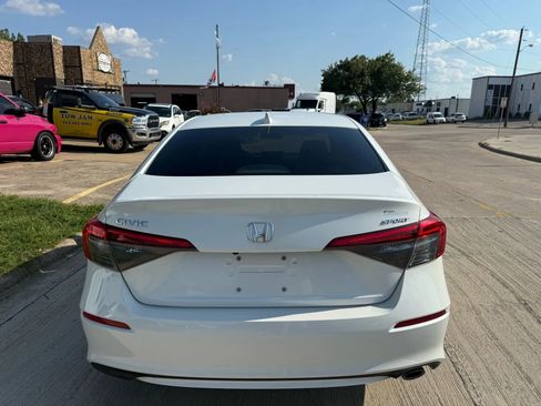 Used 2023 Honda Civic Sport image 6