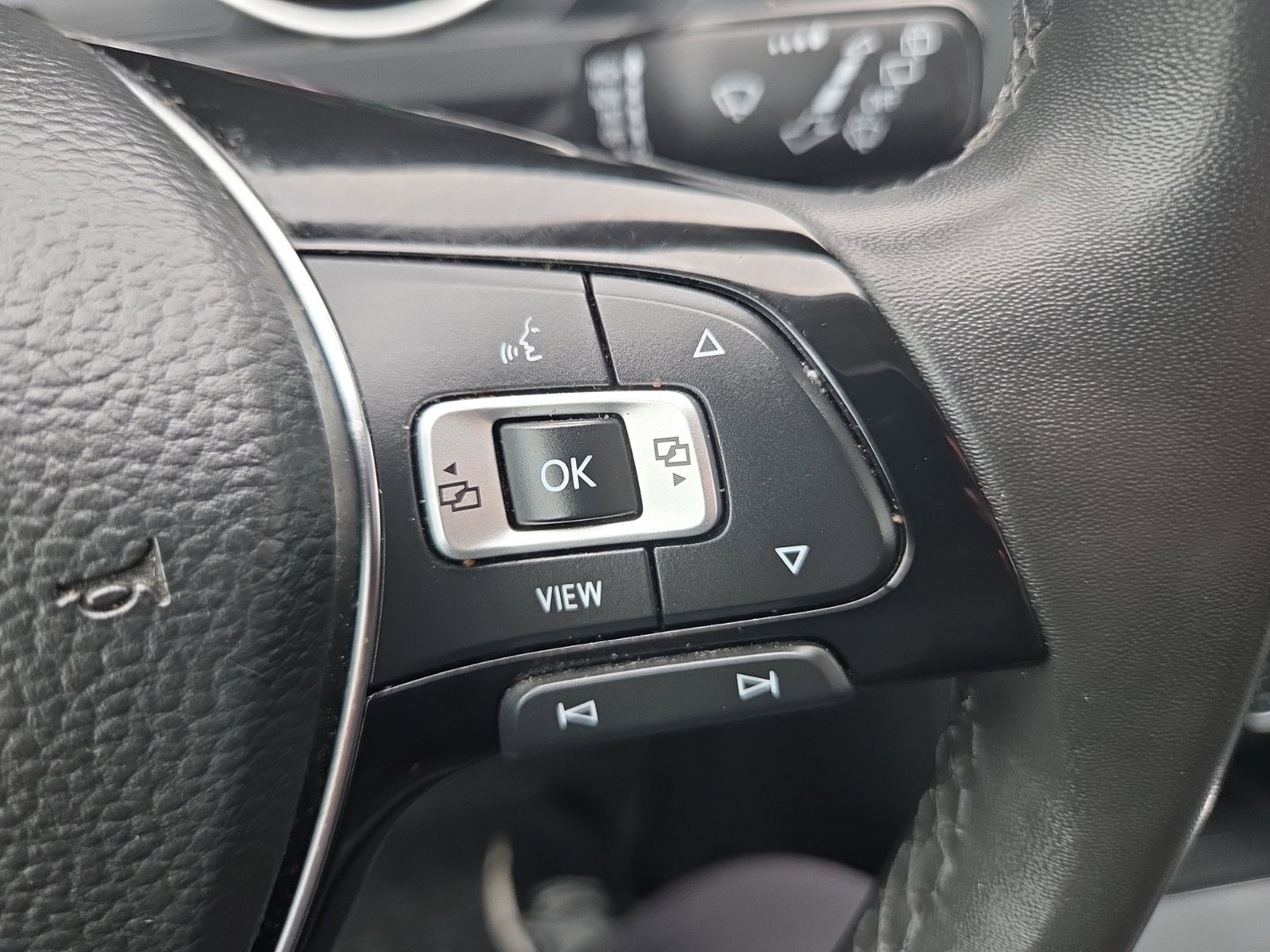 Used 2020 Volkswagen Tiguan SE w/ Panoramic Sunroof Package AWD/4WD image 25