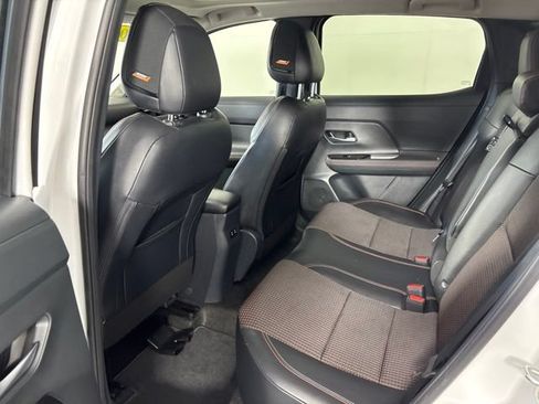 Used 2025 Nissan Kicks SR w/ SR Premium Package AWD/4WD image 24