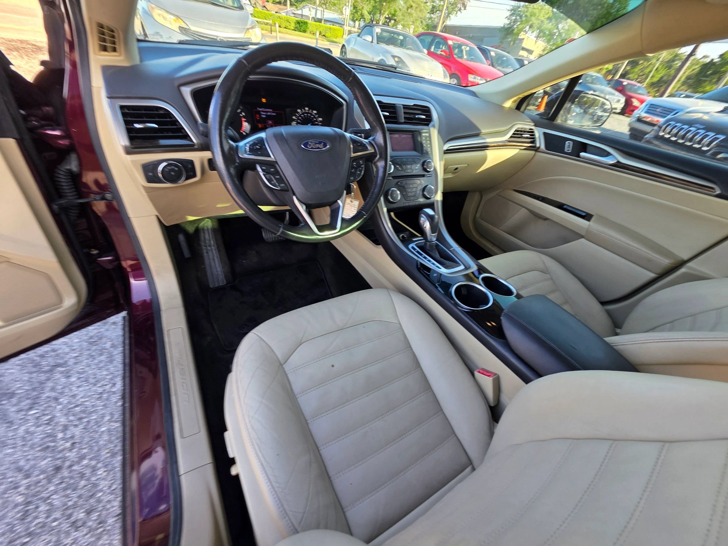 Used 2013 Ford Fusion SE FWD image 14